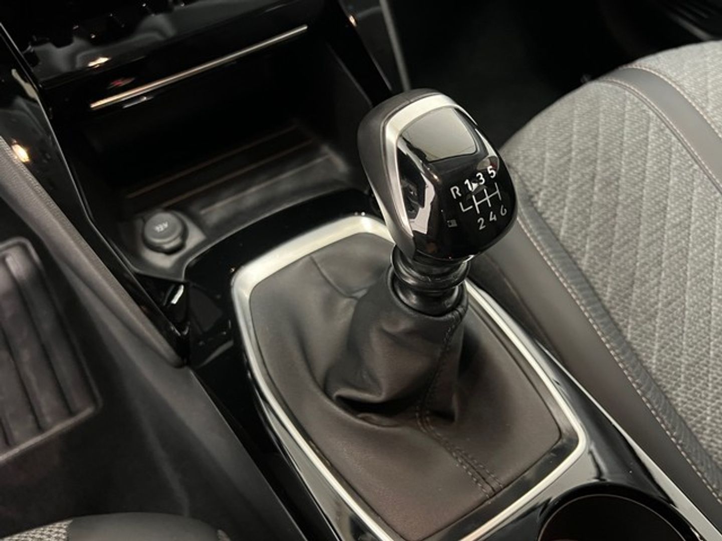 Peugeot 208 PureTech 100 Allure 75 kW (100 CV)