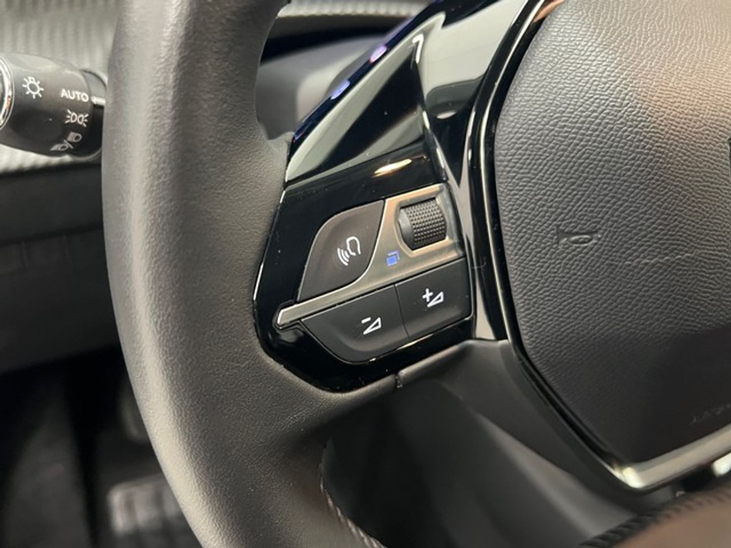 Peugeot 208 PureTech 100 Allure 75 kW (100 CV)
