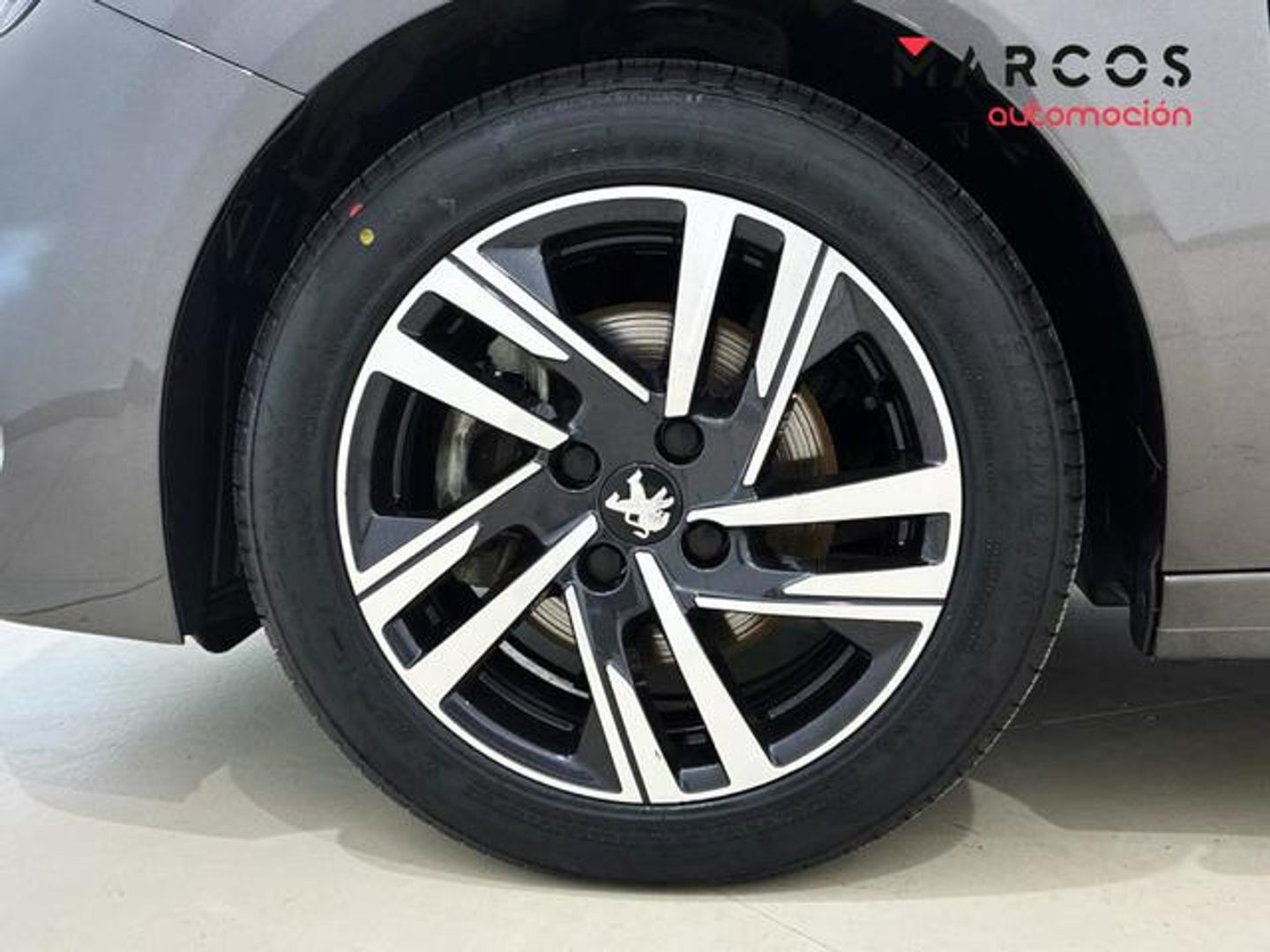Peugeot 208 PureTech 100 Allure 75 kW (100 CV)