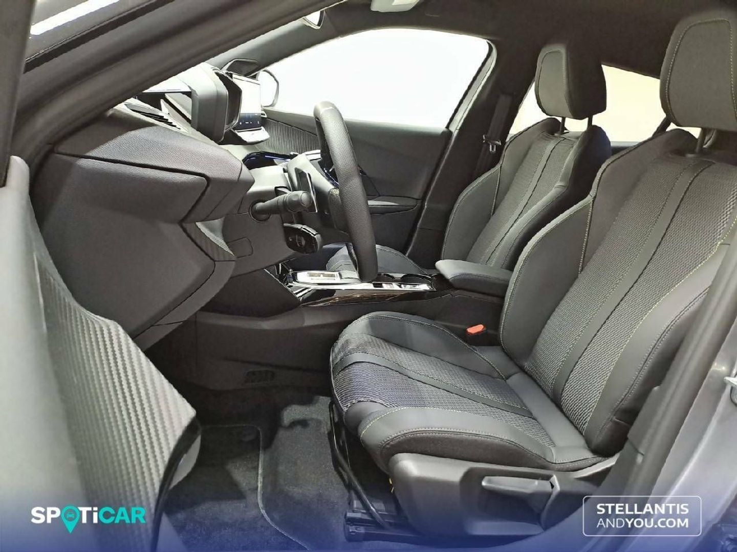 Peugeot 2008 GT Hybrid eDCS6 100 kW (136 CV)