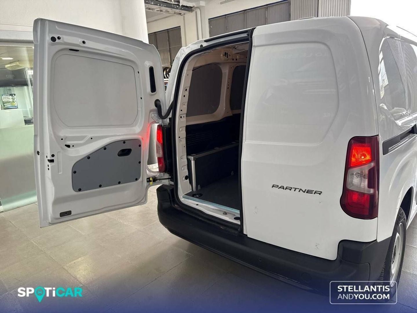Peugeot Partner Furgon BlueHDi 100 Standard 600kg 75 kW (102 CV)