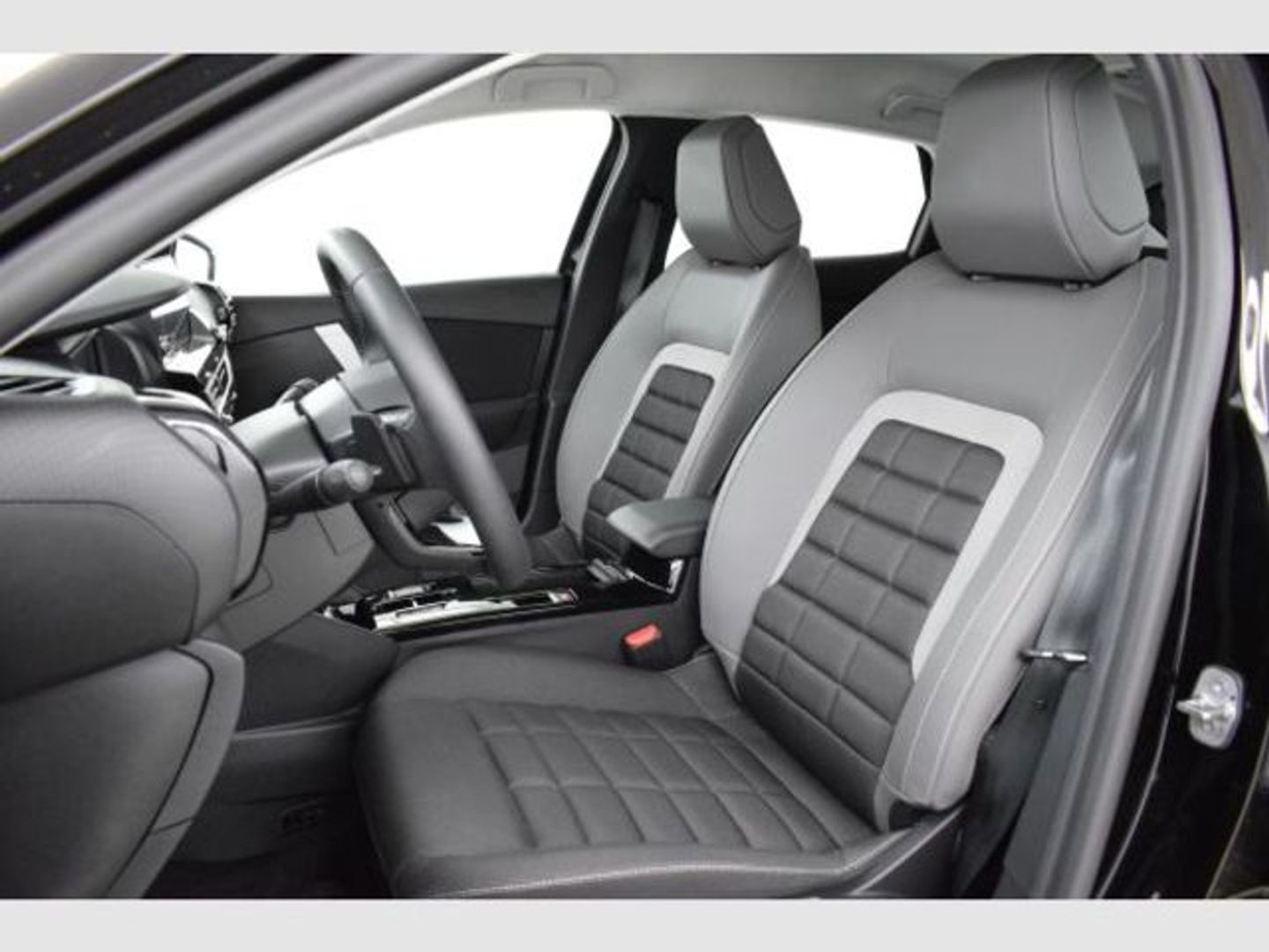 Citroen C4 Hybrid 136 e-DCS6 Business Edition 100 kW (136 CV)