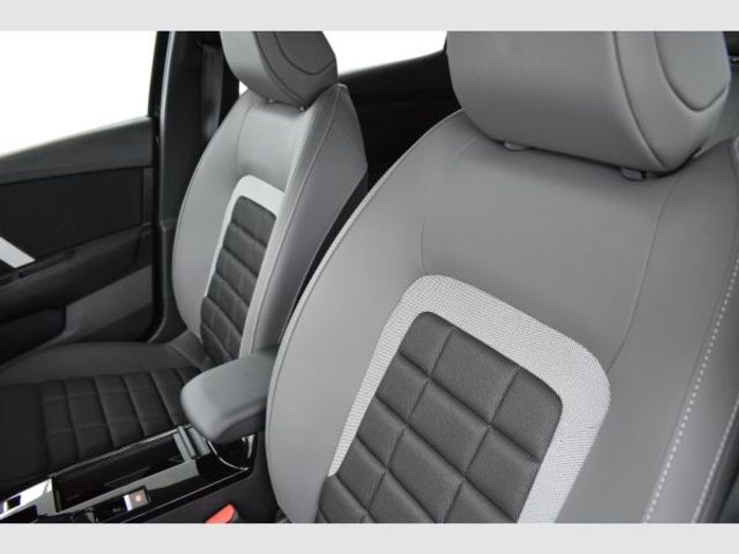 Citroen C4 Hybrid 136 e-DCS6 Business Edition 100 kW (136 CV)