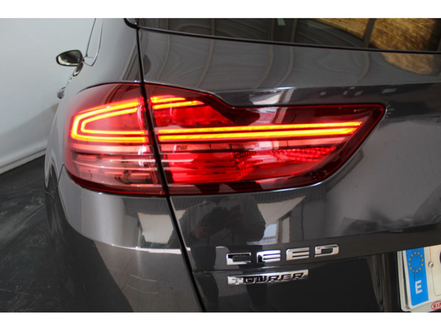 Kia Ceed Tourer 1.6 GDi Eco-Dynamics PHEV eMotion 104 kW (141 CV)