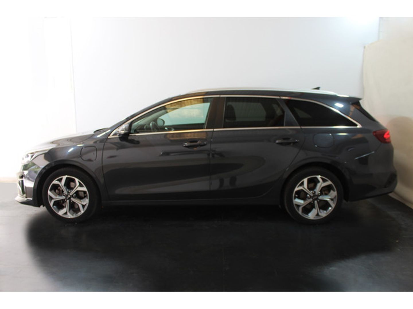 Kia Ceed Tourer 1.6 GDi Eco-Dynamics PHEV eMotion 104 kW (141 CV)