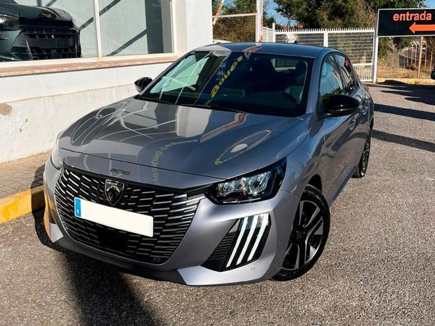 Peugeot 208 Allure Hybrid eDCS6 81 kW (110 CV) Gris Compact