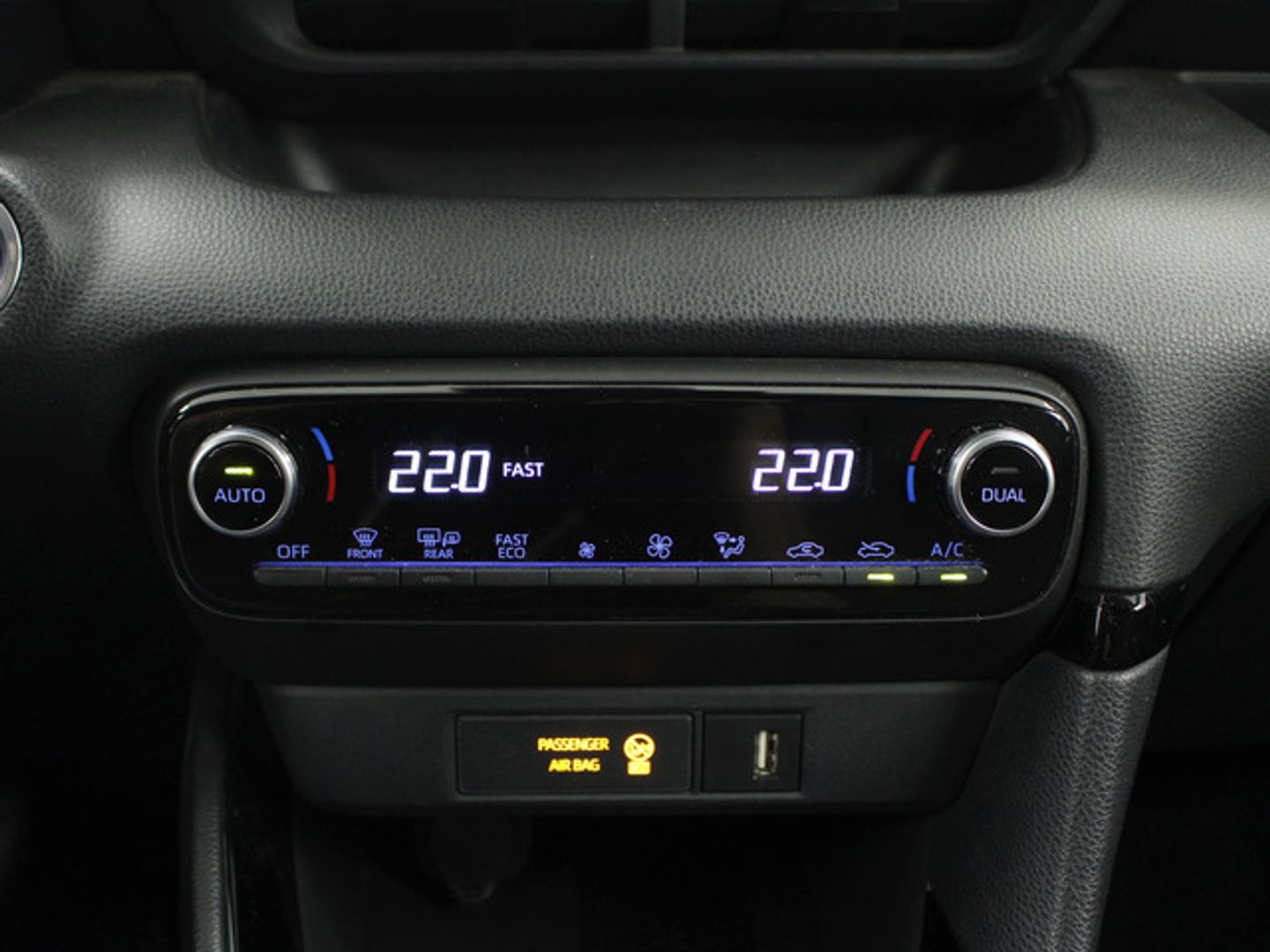 Toyota Yaris 120H Style 85 kW (116 CV)
