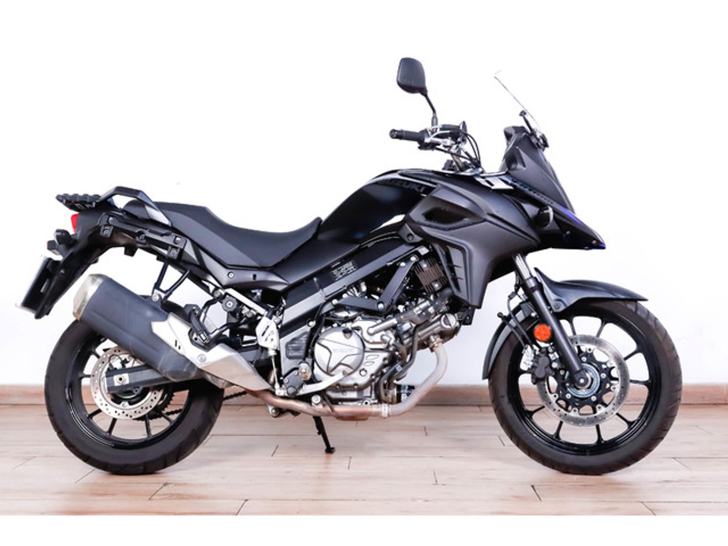Suzuki V-Strom 650 Negro Motorcycle