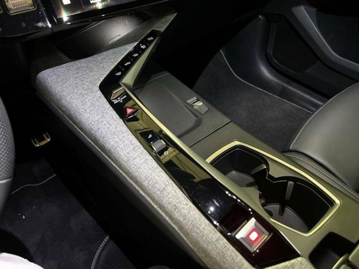 Peugeot e-3008 Eléctrico GT 157 kW (214 CV)