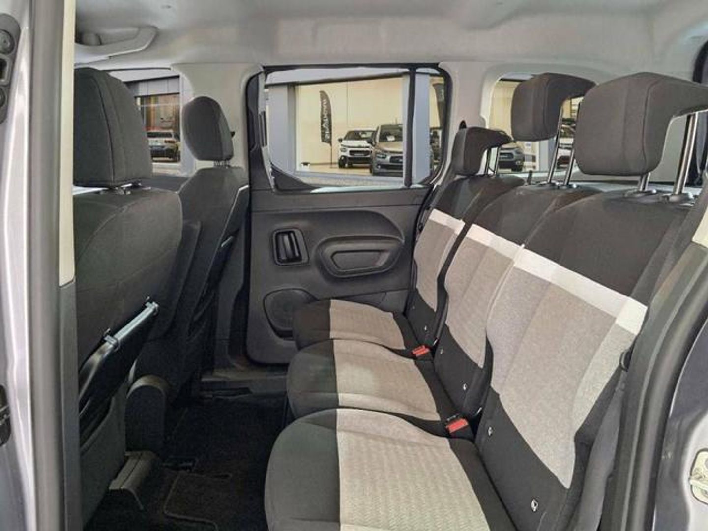 Citroen ë-Berlingo Shine Talla M 50kWh 100 kW (136 CV)