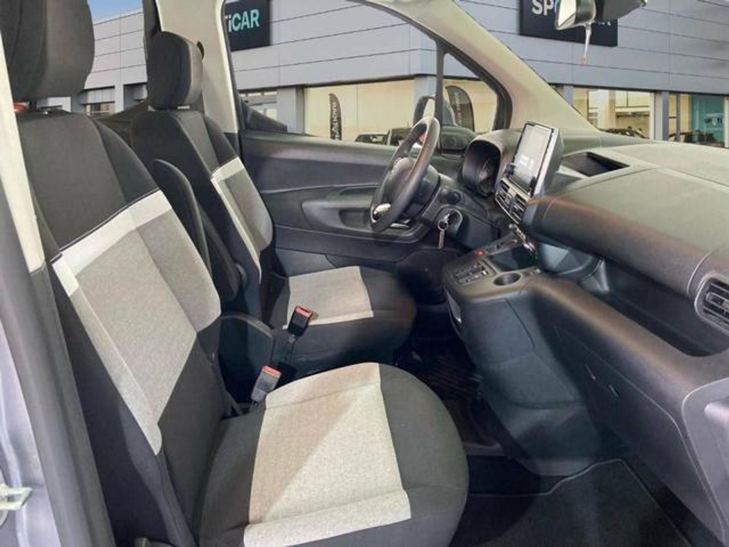 Citroen ë-Berlingo Shine Talla M 50kWh 100 kW (136 CV)