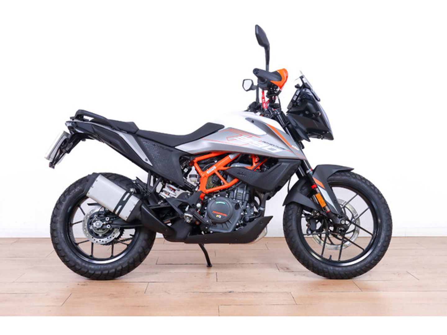 KTM Adventure 390 Gris Motorcycle