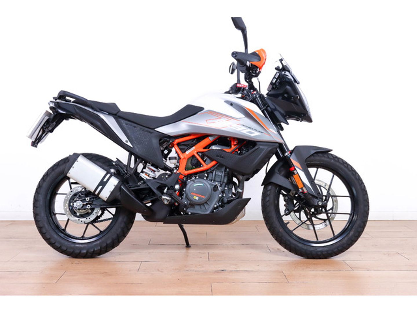 KTM Adventure 390 Gris Motorcycle
