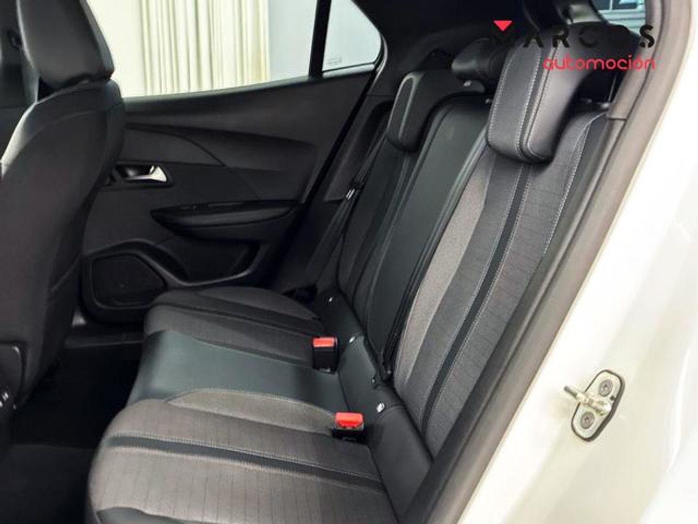Peugeot 2008 PureTech 130 S&S Allure EAT8 96 kW (130 CV)