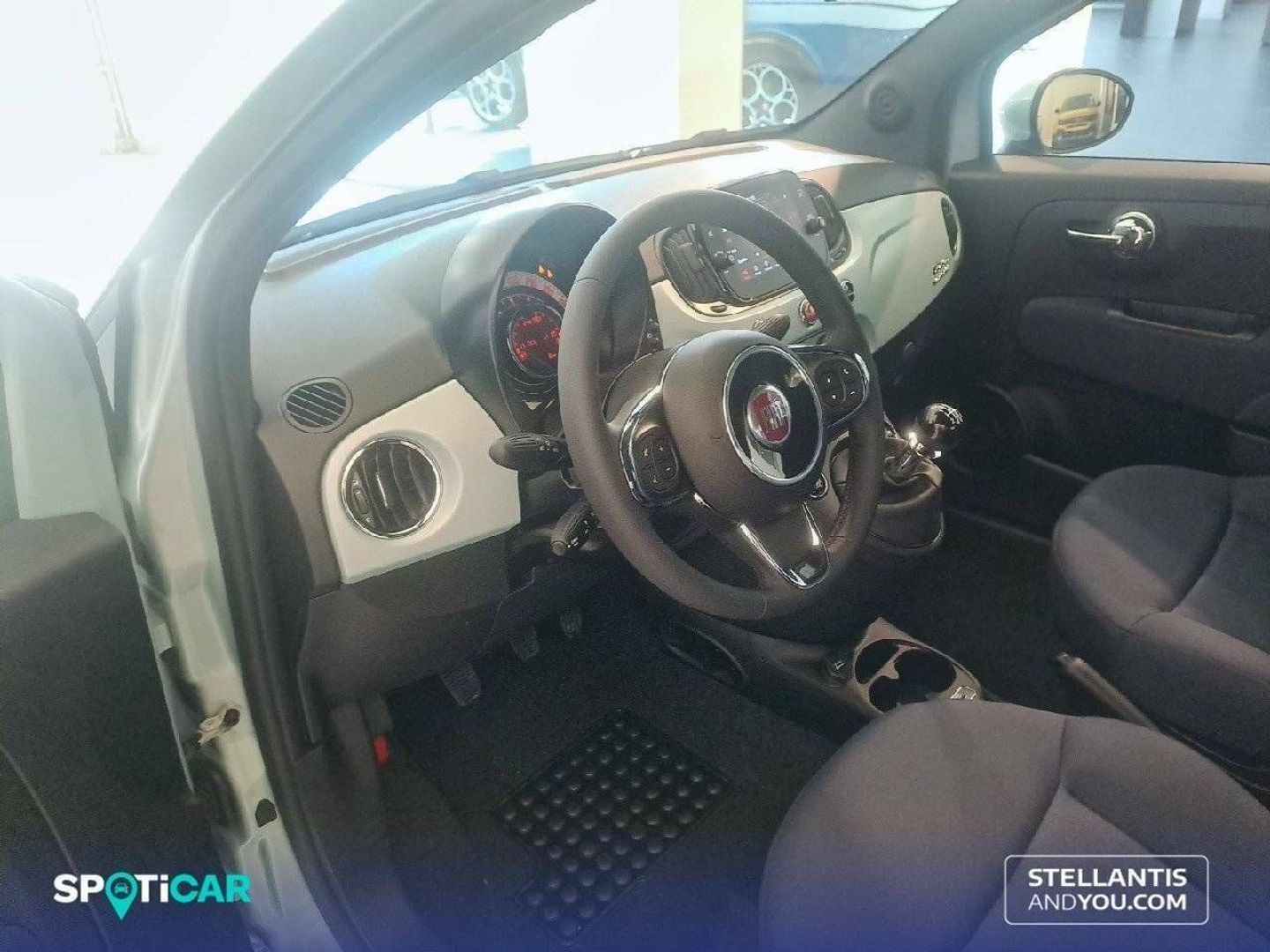 Fiat 500 1.0 Hybrid Club 51 kW (70 CV)