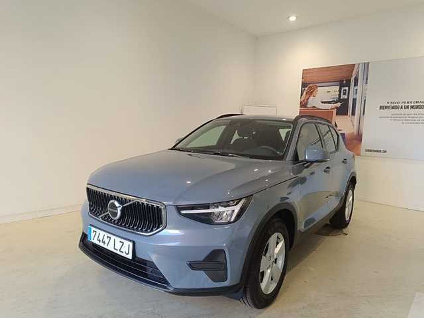 Volvo XC40 T2 Essential Auto 95 kW (129 CV) Gris All Terrain / Pick-up