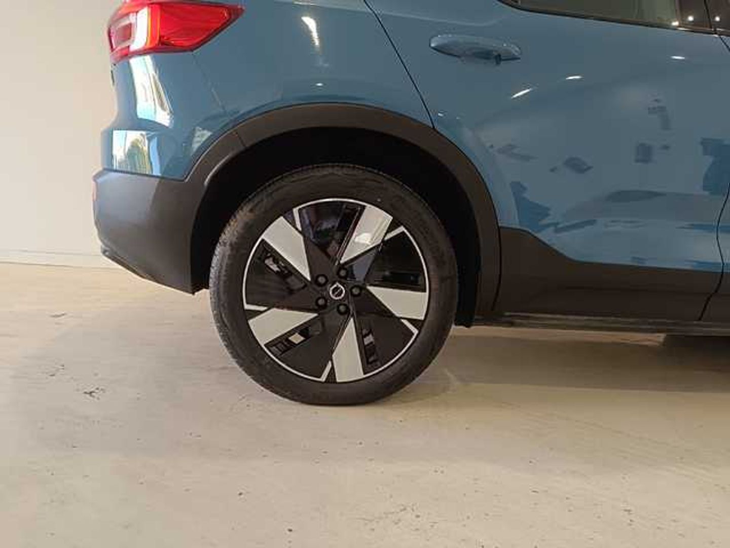 Volvo XC40 Recharge Single Extended Core Auto 185 kW (252 CV)