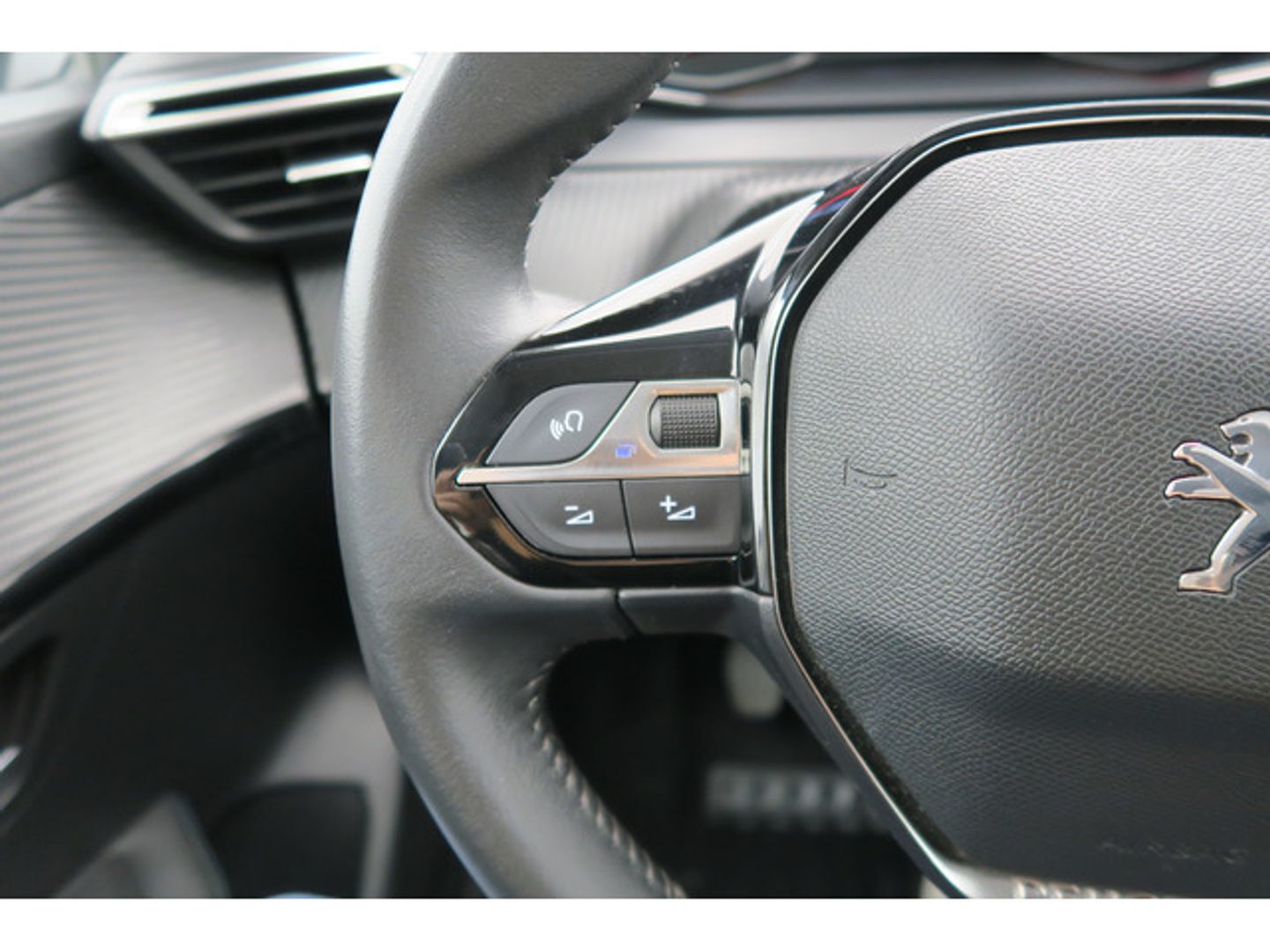 Peugeot 208 PureTech 100 Allure 75 kW (100 CV)
