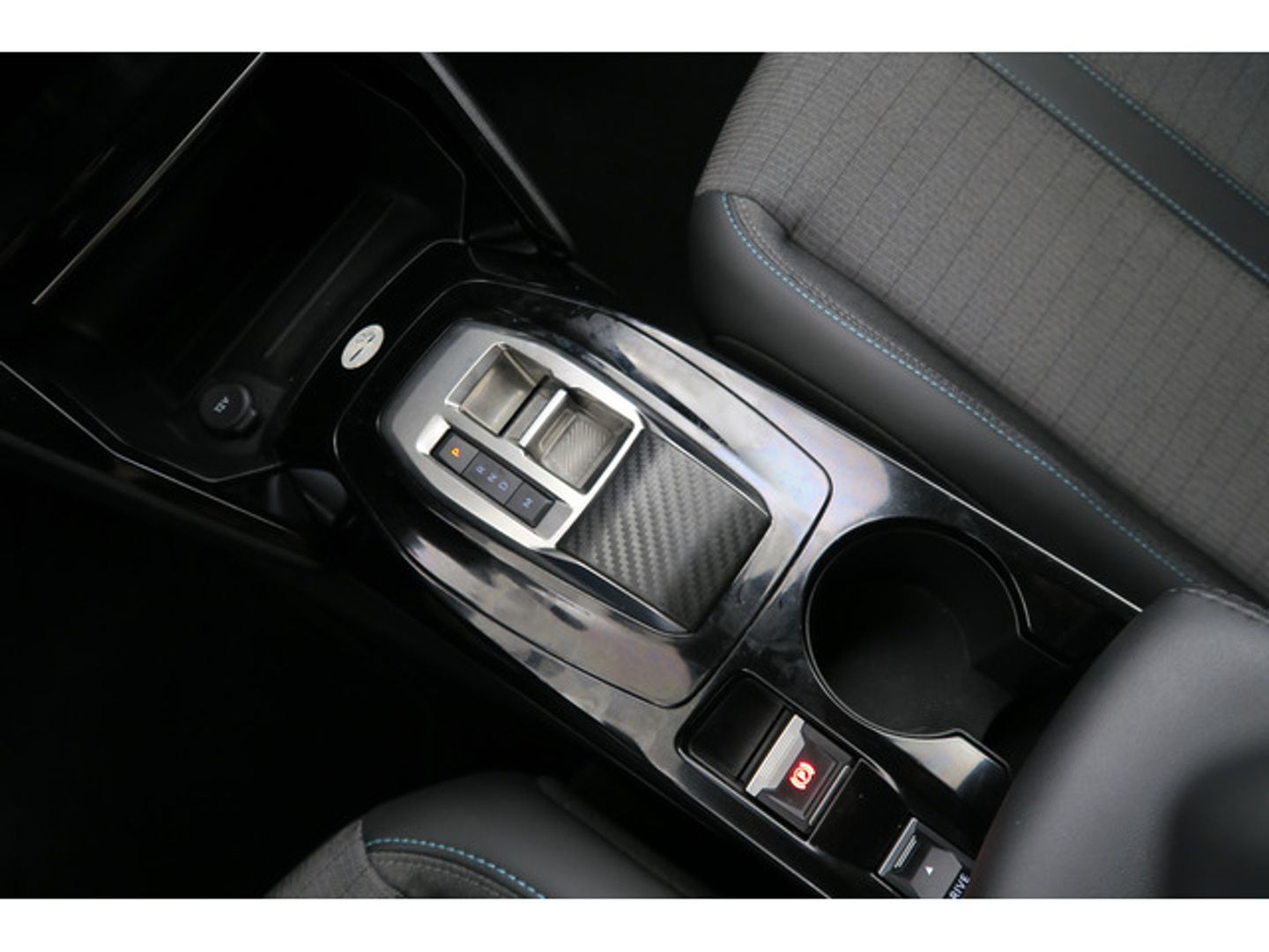 Peugeot 2008 BlueHDi 130 S&S Allure Pack EAT8 96 kW (130 CV)