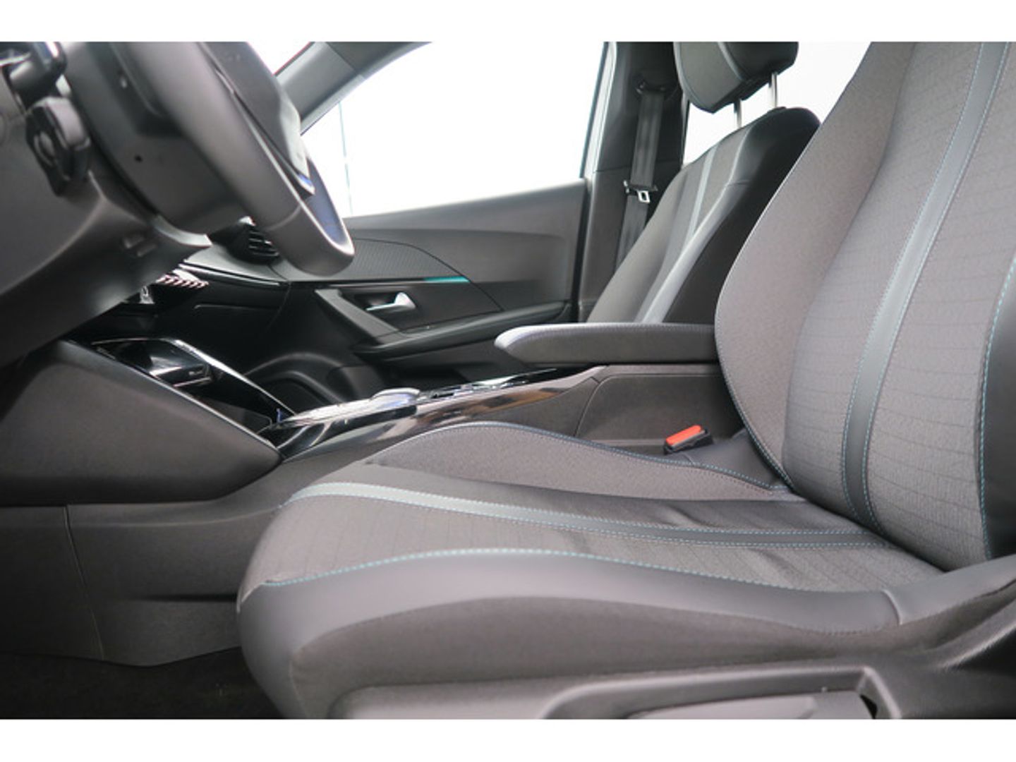 Peugeot 2008 BlueHDi 130 S&S Allure Pack EAT8 96 kW (130 CV)