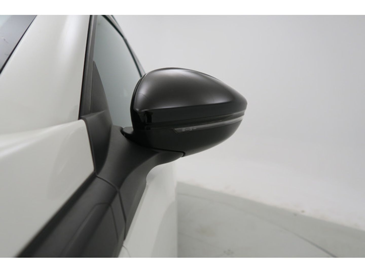 Peugeot 2008 BlueHDi 130 S&S Allure Pack EAT8 96 kW (130 CV)