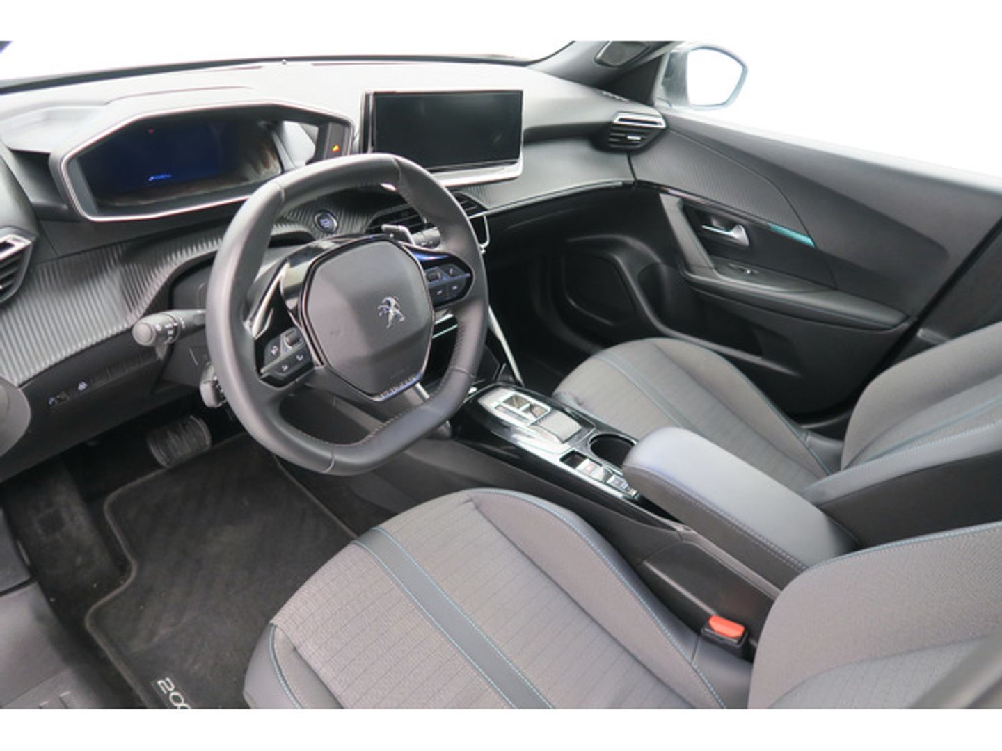 Peugeot 2008 BlueHDi 130 S&S Allure Pack EAT8 96 kW (130 CV)