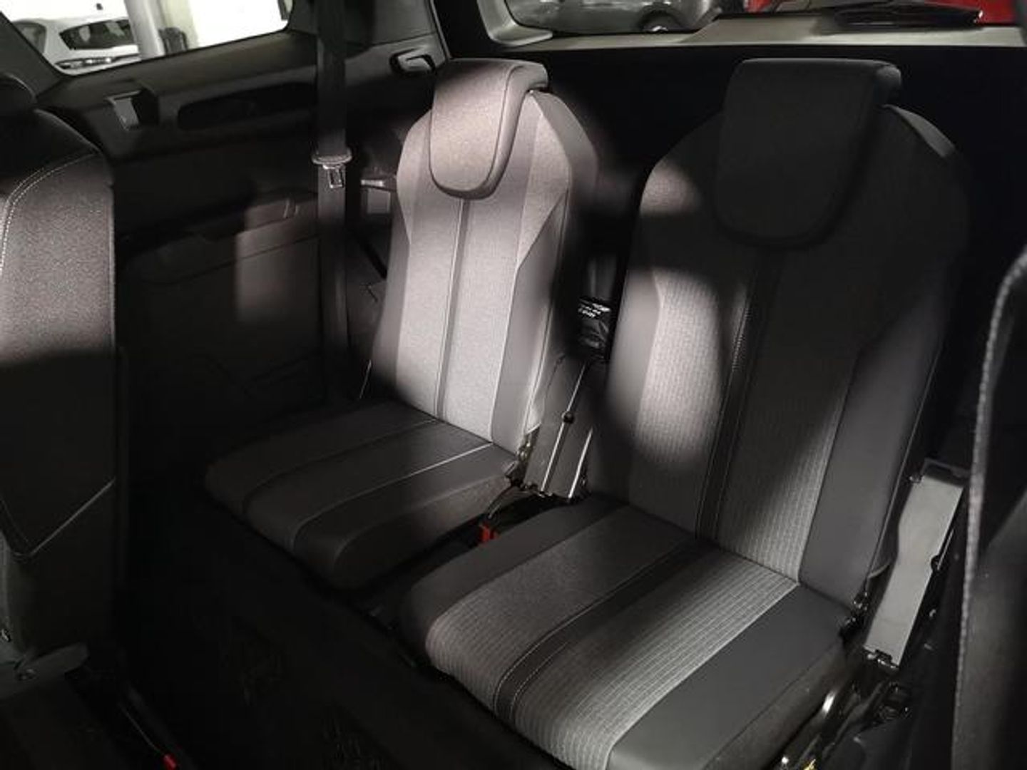 Peugeot 5008 Hybrid 1.2 Allure Pack eDCS6 100 kW (136 CV)