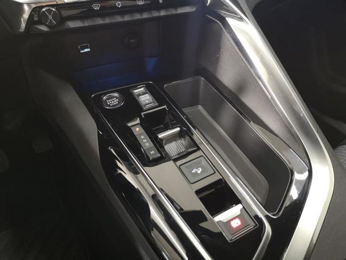 Peugeot 5008 Hybrid 1.2 Allure Pack eDCS6 100 kW (136 CV)
