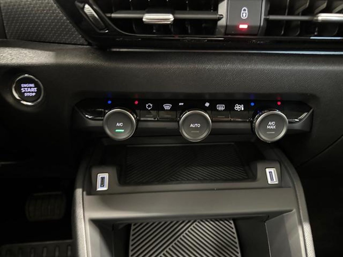 Citroen C4 Hybrid 136 e-DCS6 Business Edition 100 kW (136 CV)
