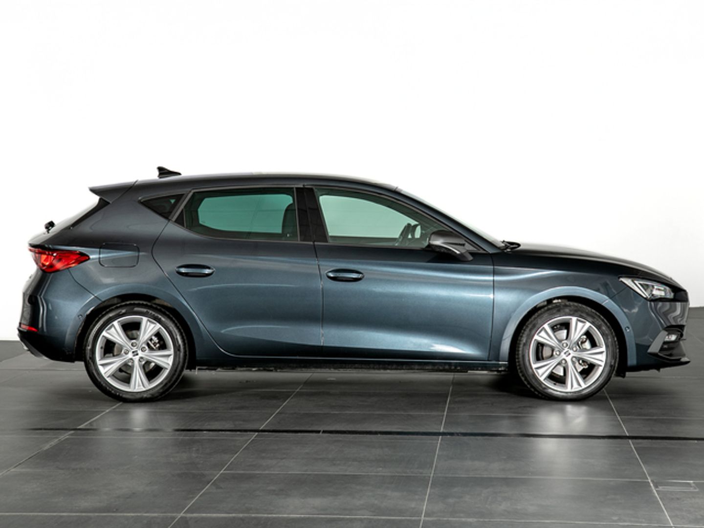 SEAT León 1.0 eTSI S&S FR 25 Aniversario DSG 81 kW (110 CV)