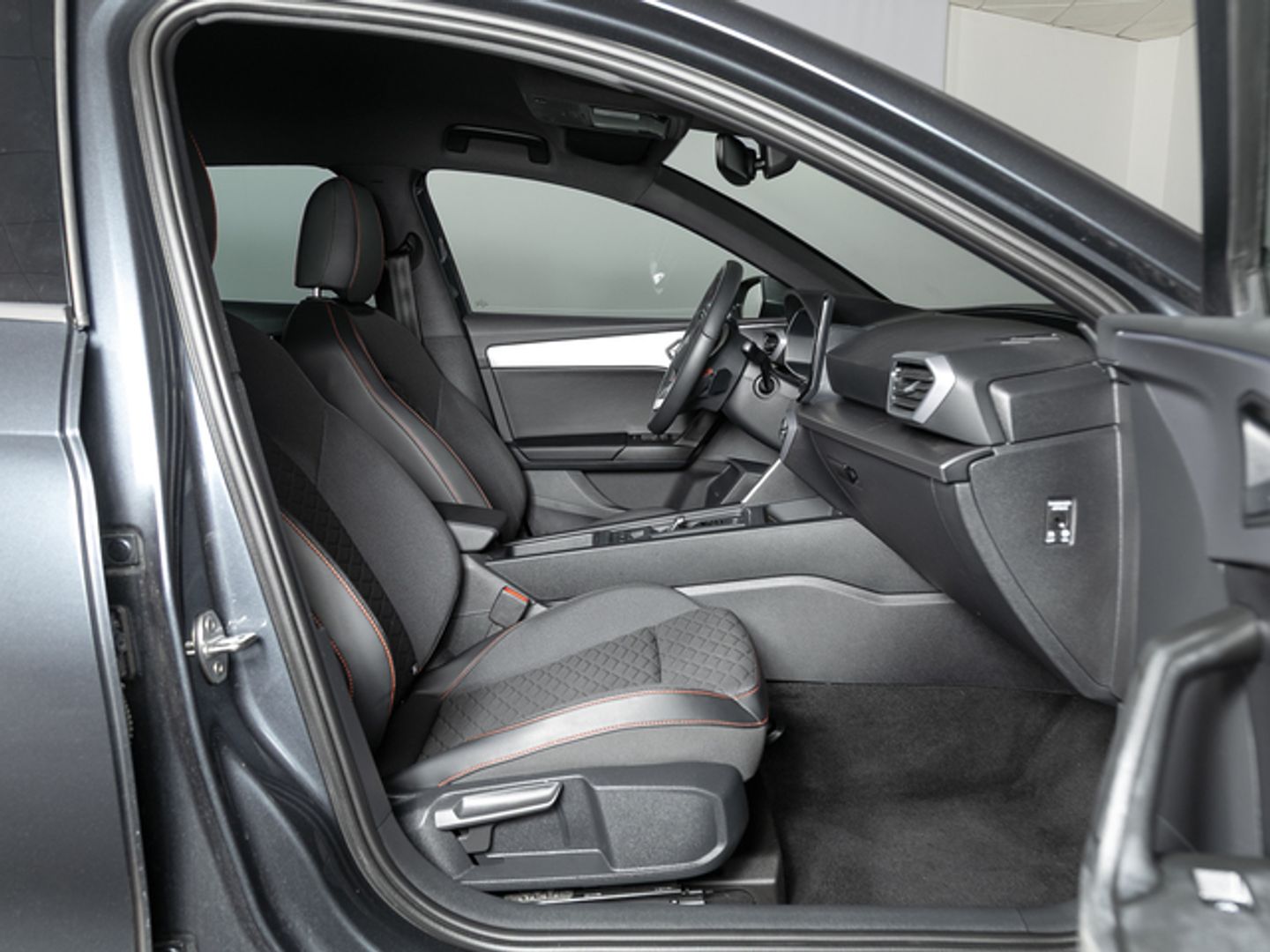 SEAT León 1.0 eTSI S&S FR 25 Aniversario DSG 81 kW (110 CV)
