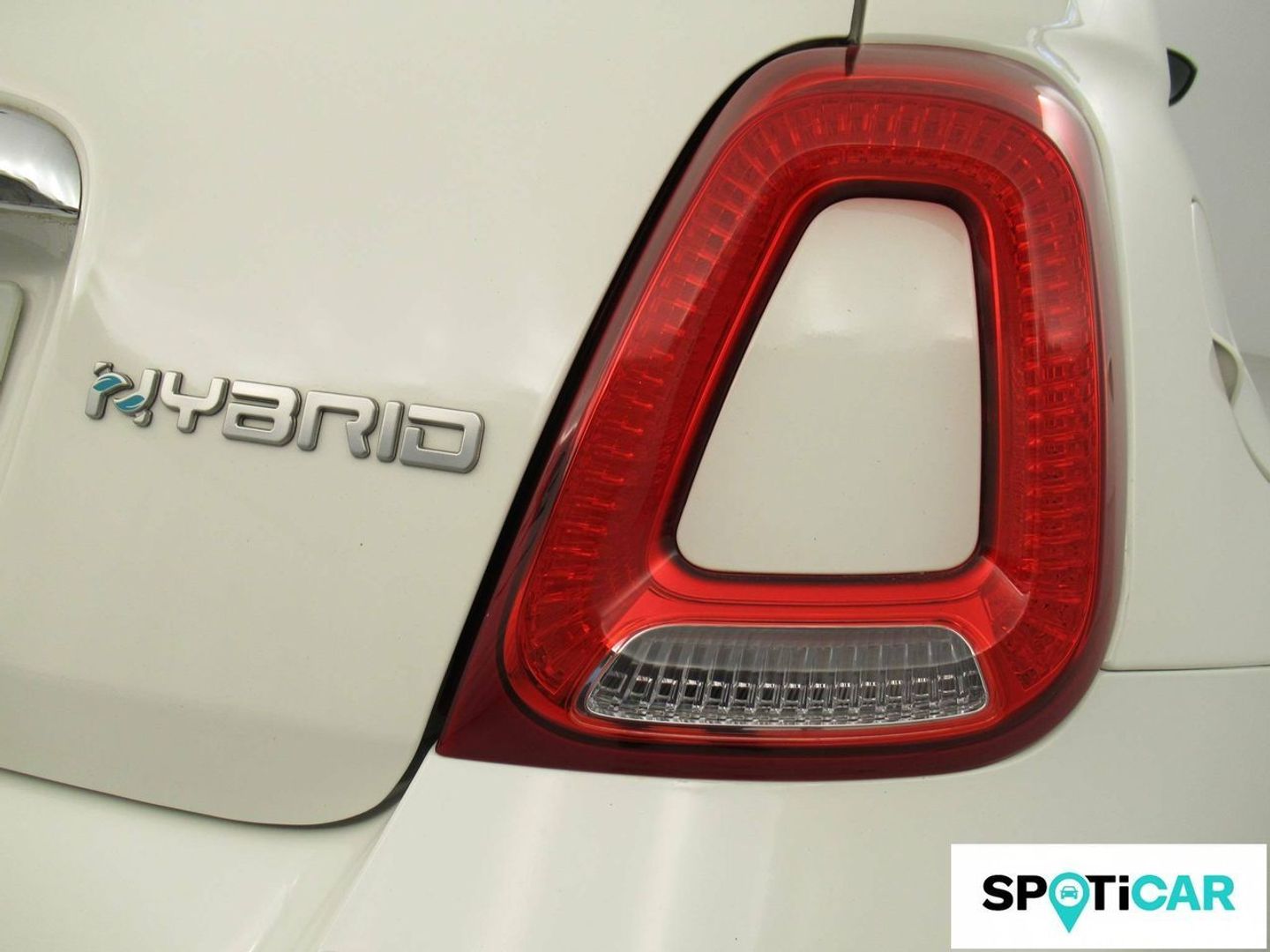 Fiat 500 1.0 Hybrid Dolcevita 51 kW (70 CV)