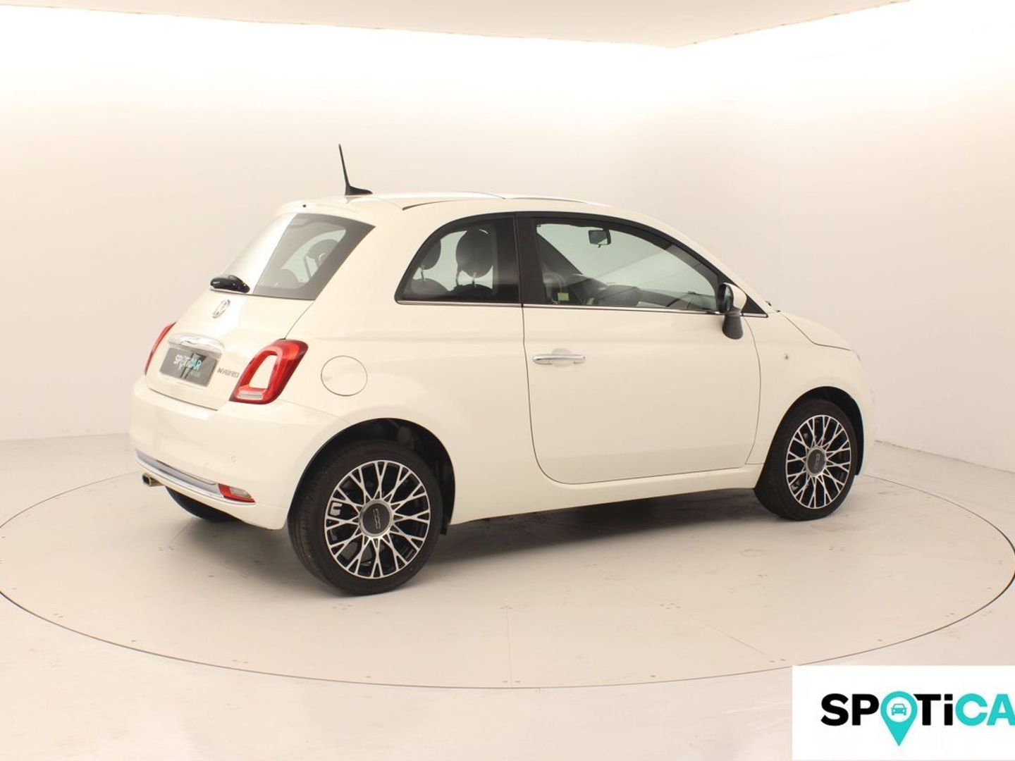 Fiat 500 1.0 Hybrid Dolcevita 51 kW (70 CV)