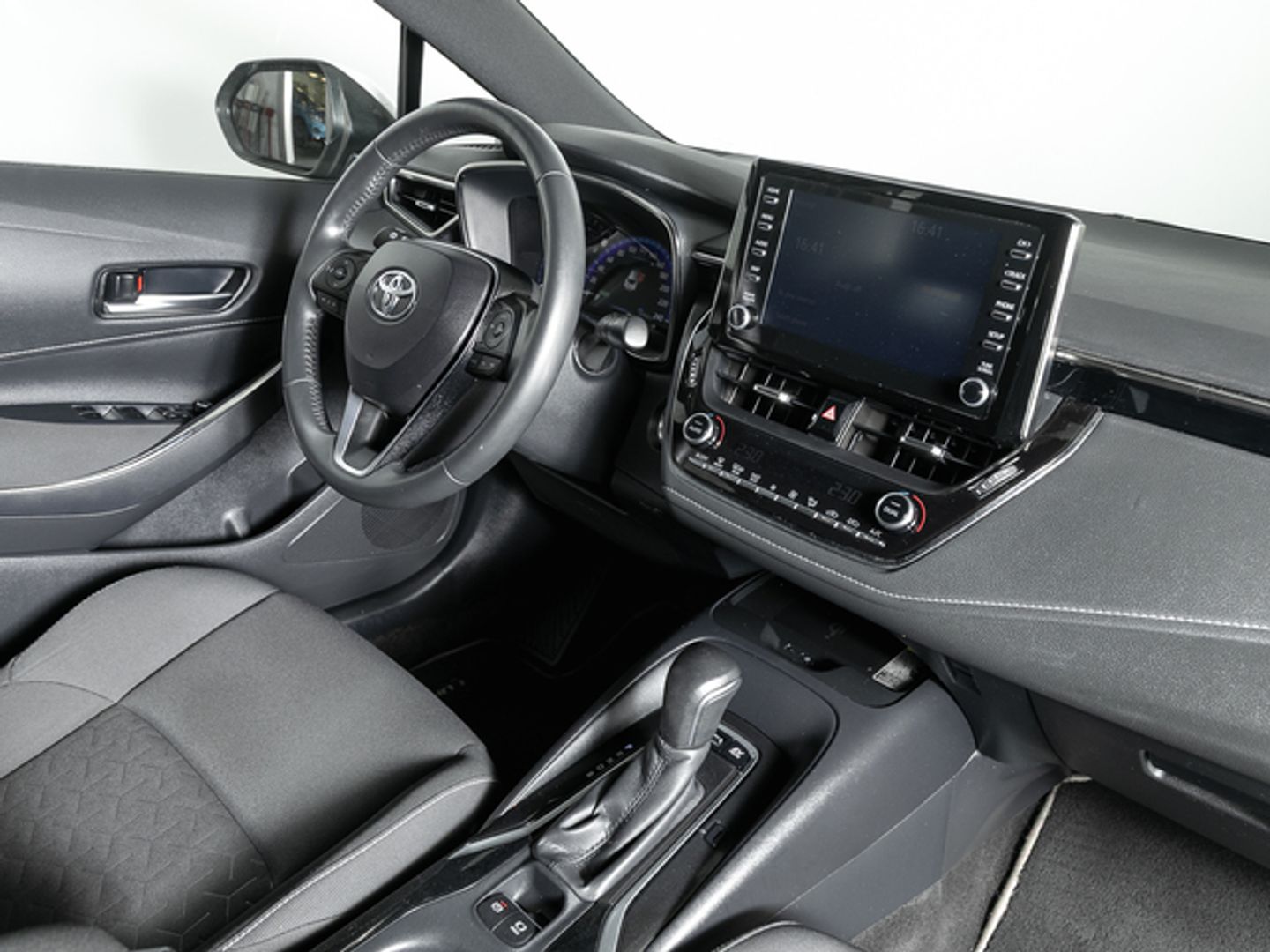 Toyota Corolla 1.8 125 Híbrido Active Tech E-CVT 90 kW (122 CV)