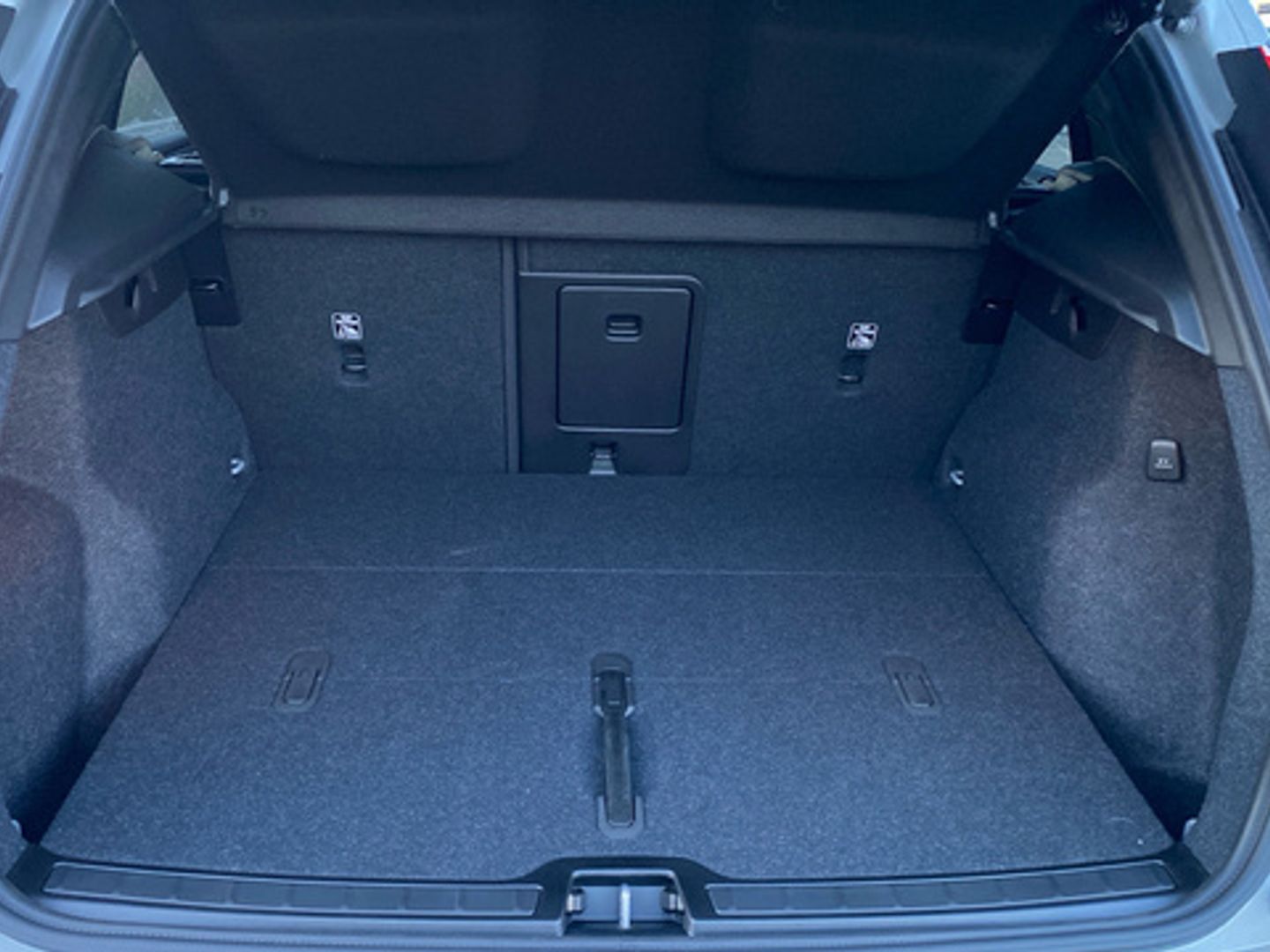 Volvo XC40 B3 G Plus Dark Auto 120 kW (163 CV)