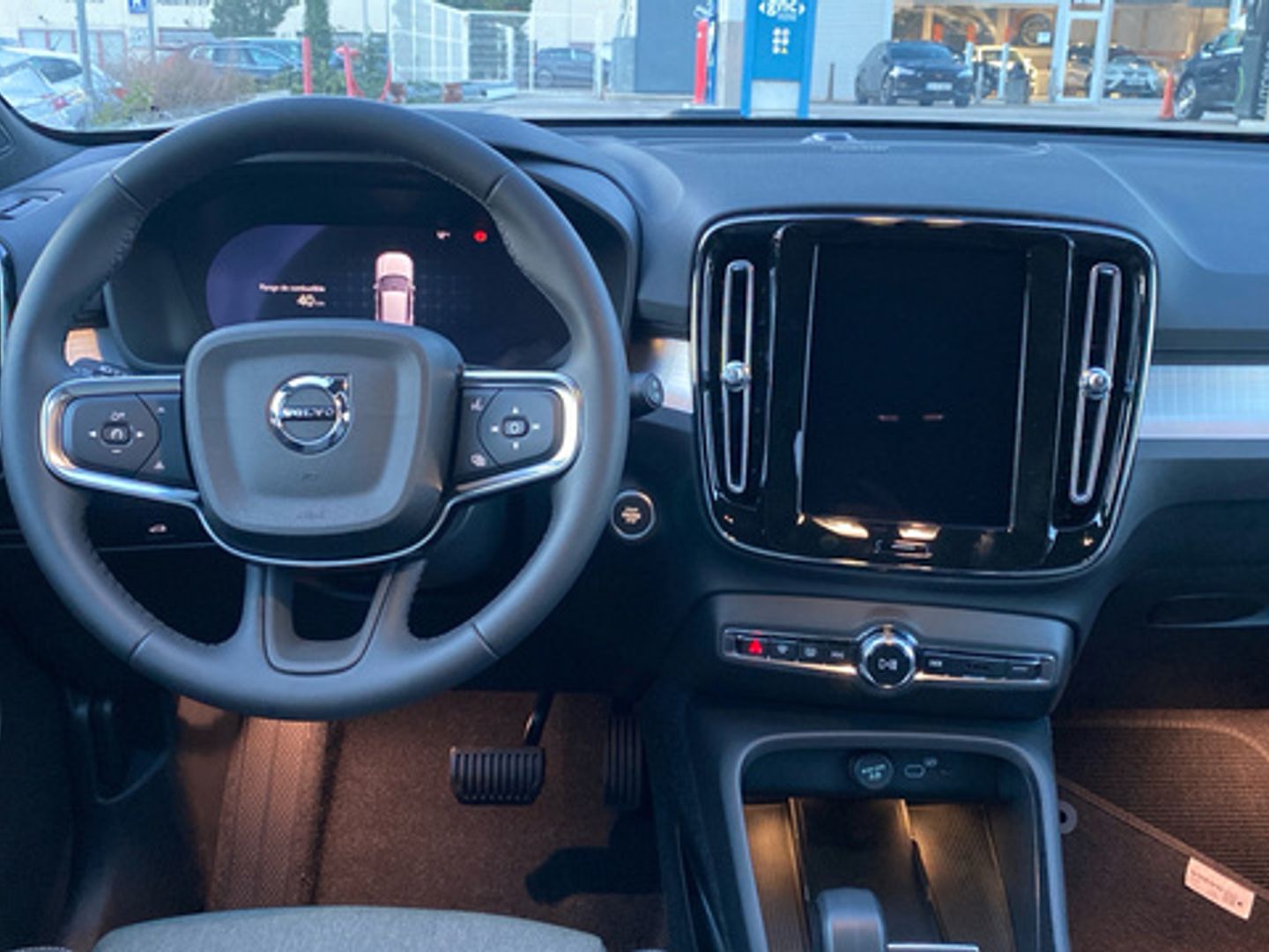Volvo XC40 B3 G Plus Dark Auto 120 kW (163 CV)