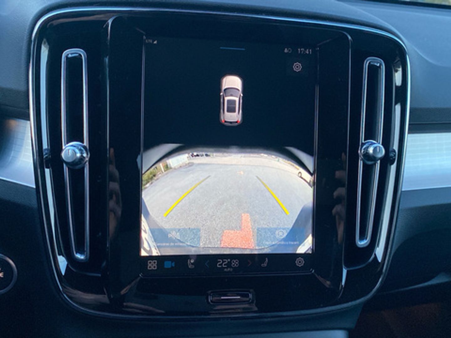 Volvo XC40 B3 G Plus Dark Auto 120 kW (163 CV)