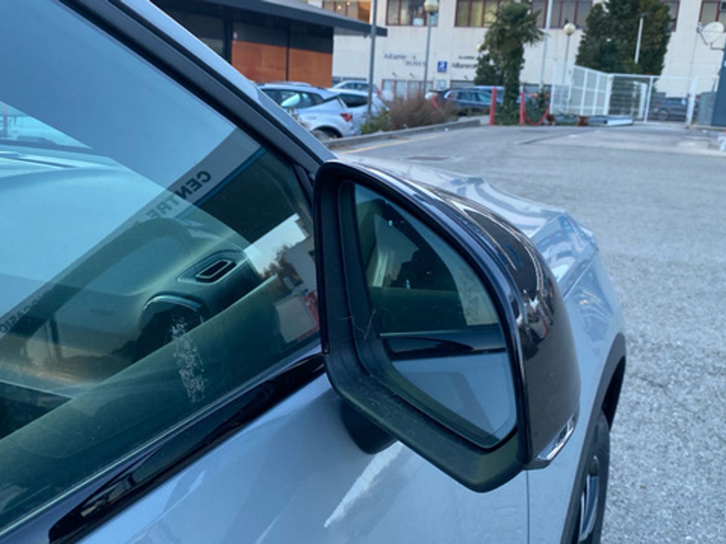 Volvo XC40 B3 G Plus Dark Auto 120 kW (163 CV)