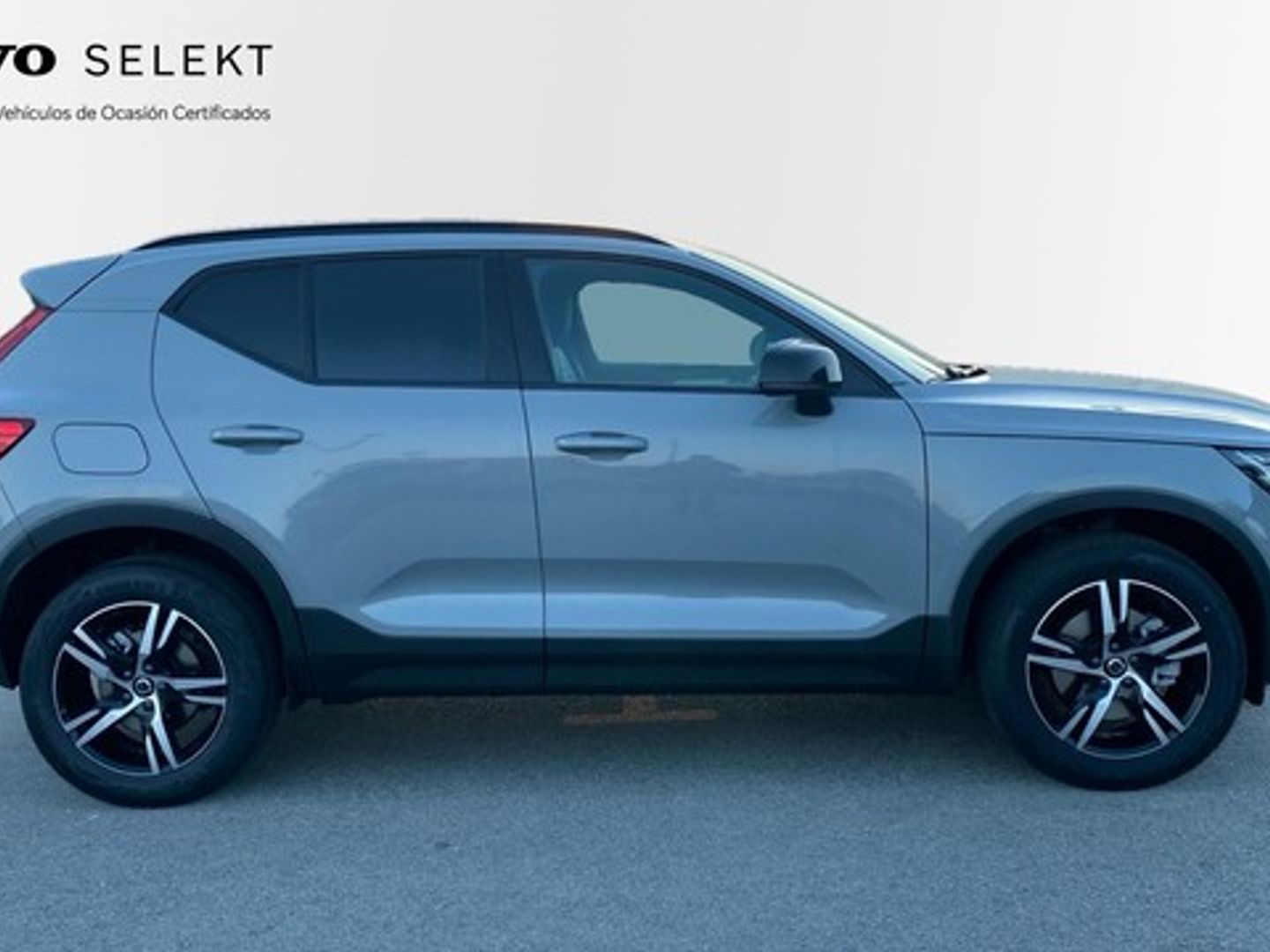 Volvo XC40 B3 G Plus Dark Auto 120 kW (163 CV)