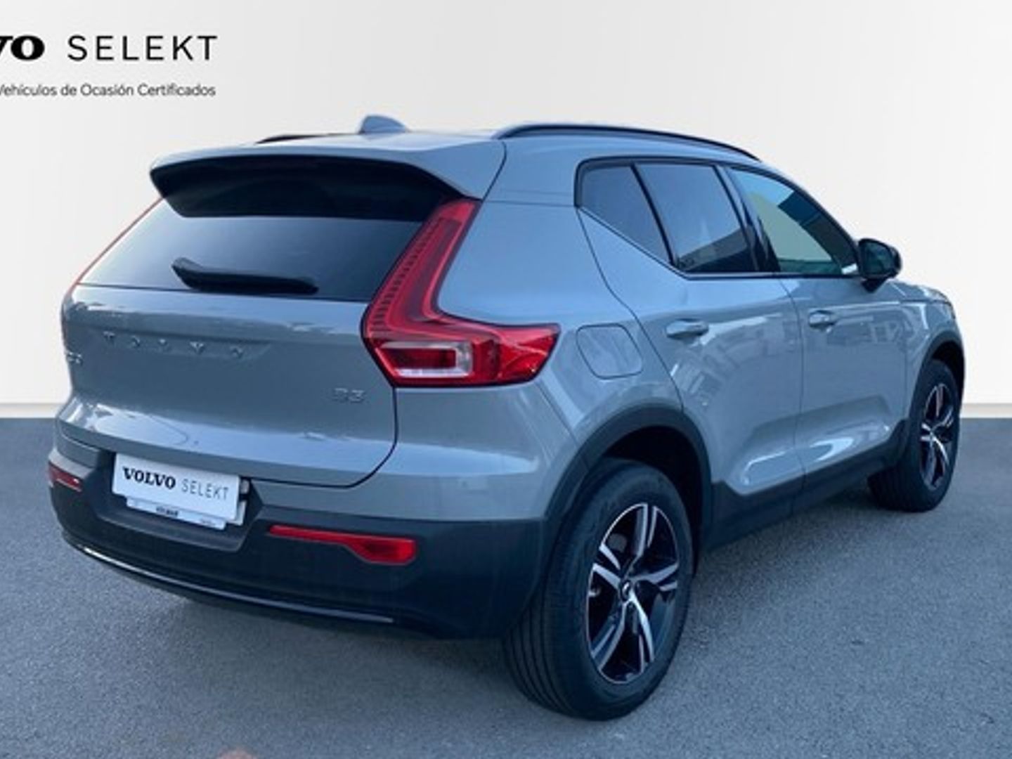 Volvo XC40 B3 G Plus Dark Auto 120 kW (163 CV)