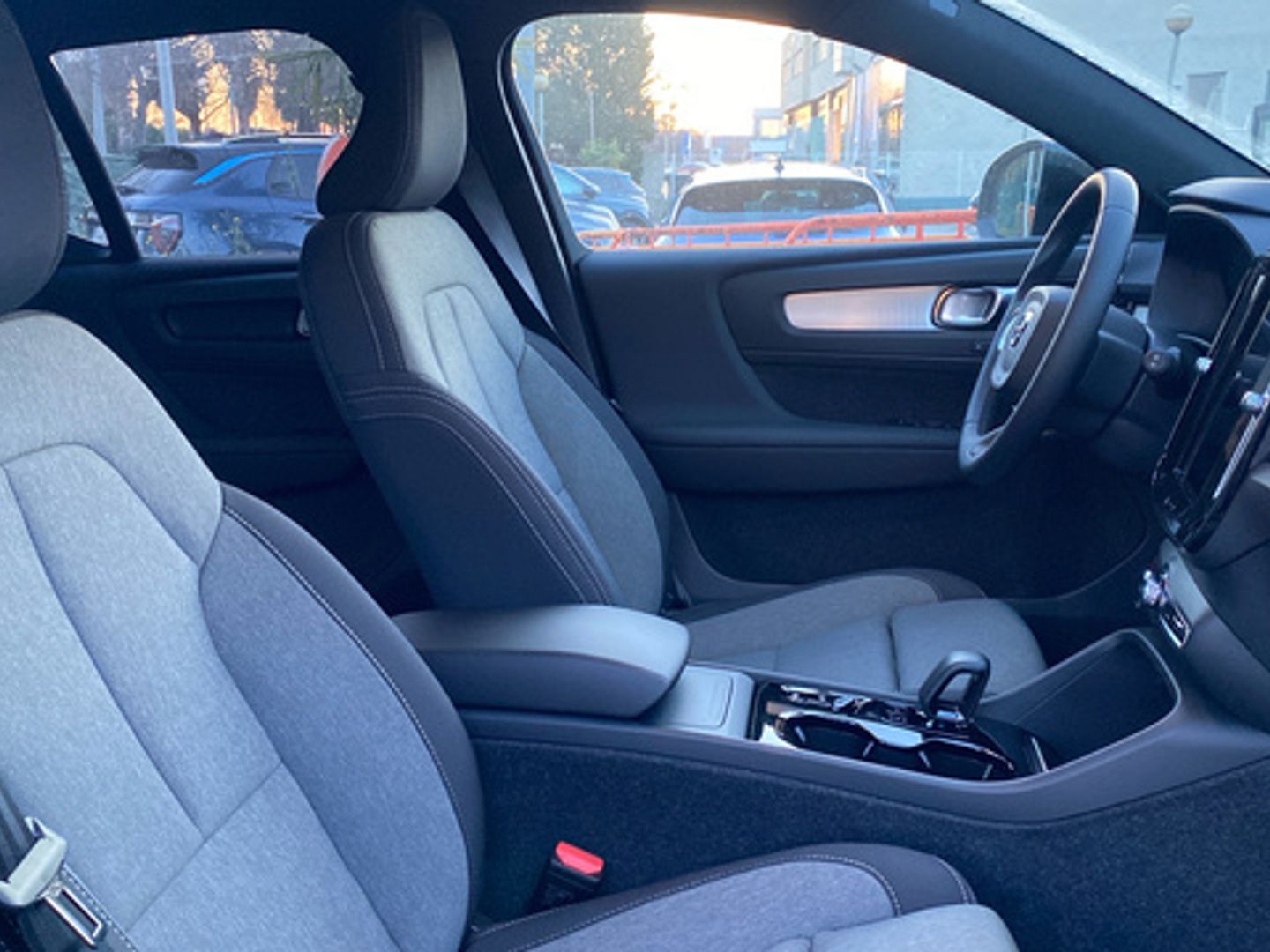 Volvo XC40 B3 G Plus Dark Auto 120 kW (163 CV)