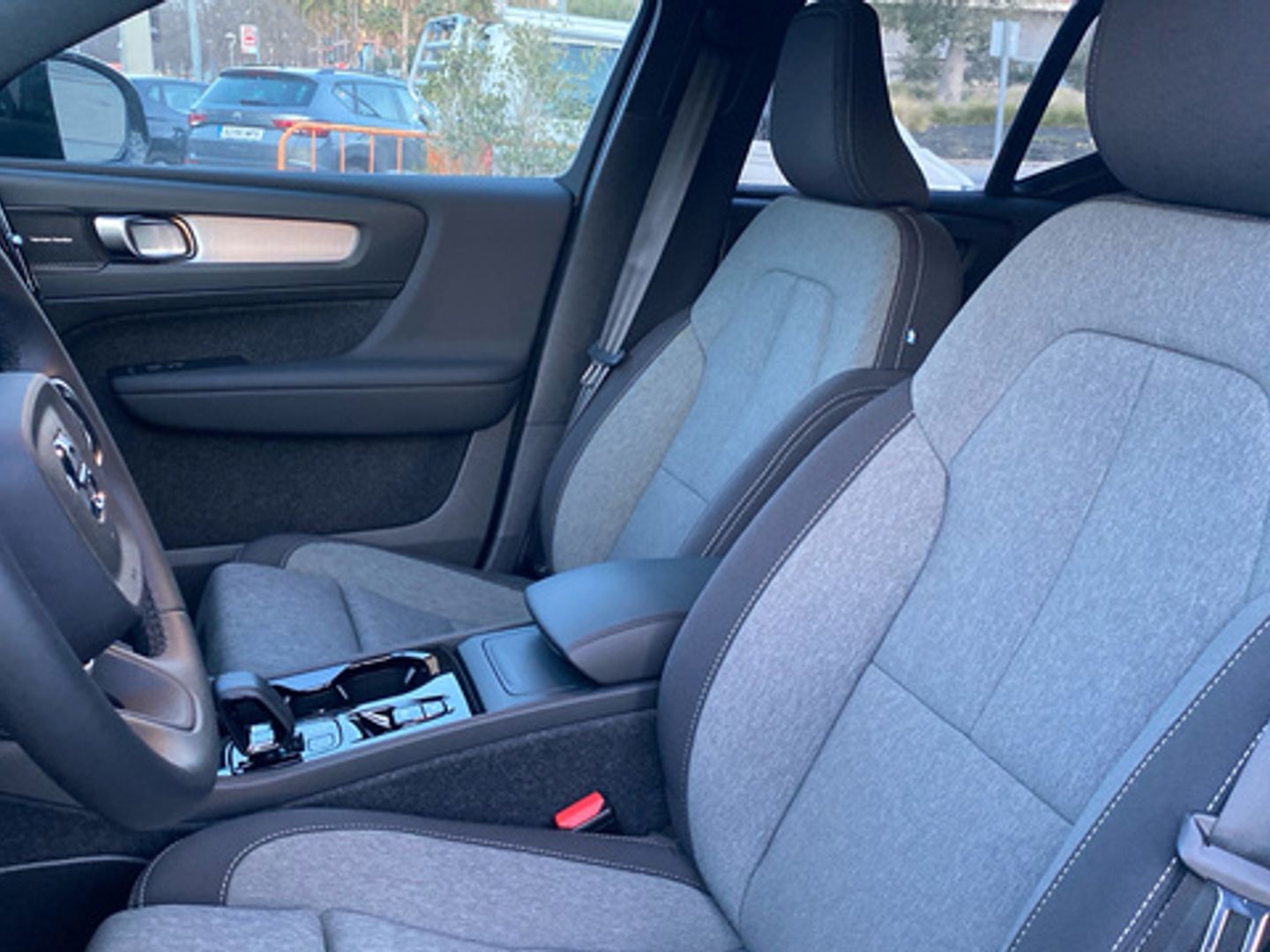 Volvo XC40 B3 G Plus Dark Auto 120 kW (163 CV)
