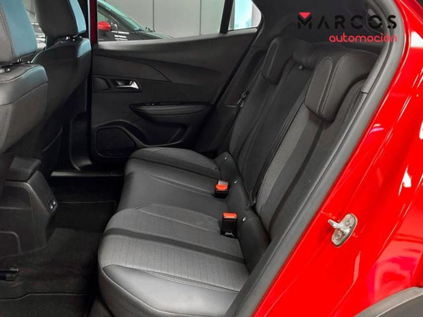 Peugeot 2008 BlueHDi 130 S&S Allure Pack EAT8 96 kW (130 CV)
