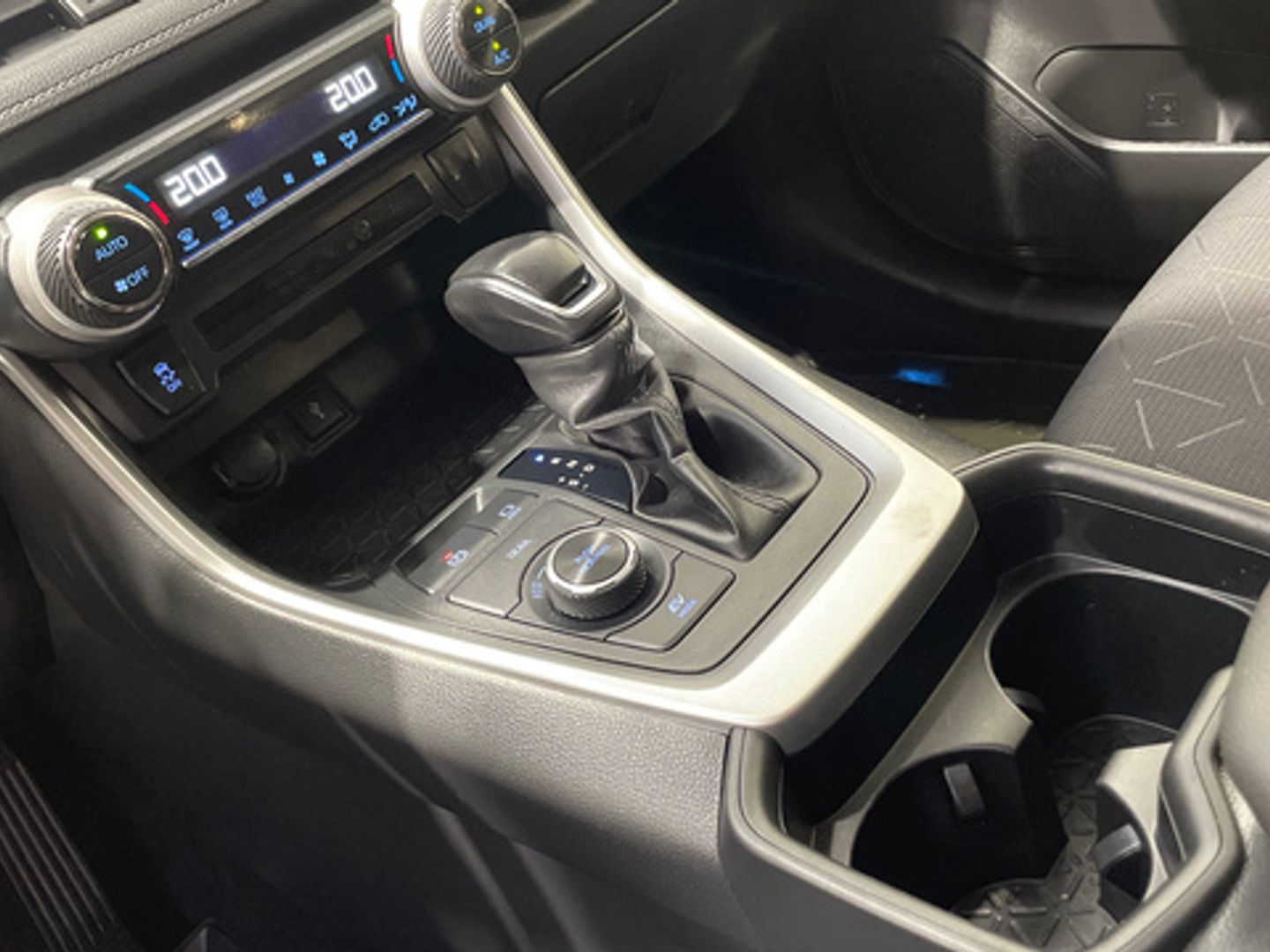 Toyota Rav4 2.5l hybrid Advance 4WD 163 kW (222 CV)