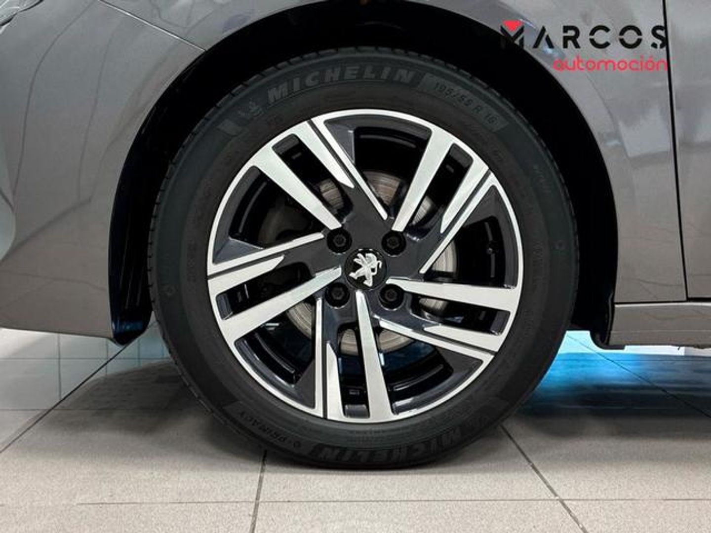 Peugeot 208 PureTech 100 Allure 75 kW (100 CV)
