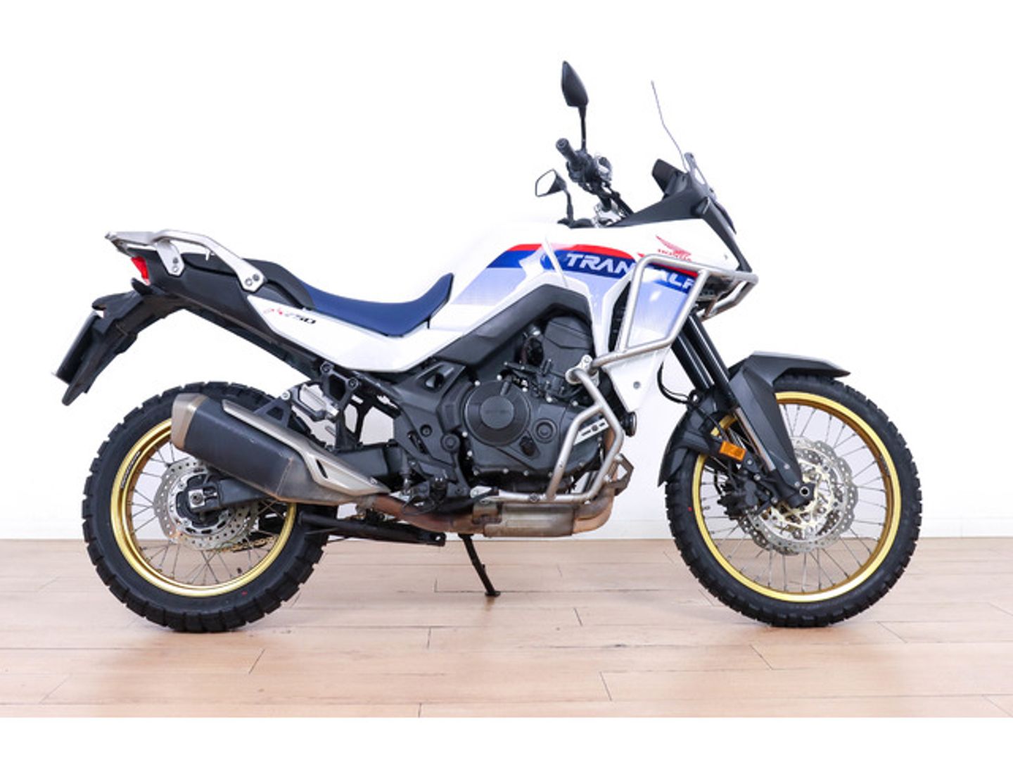 Honda XL 750 Blanco Motorcycle
