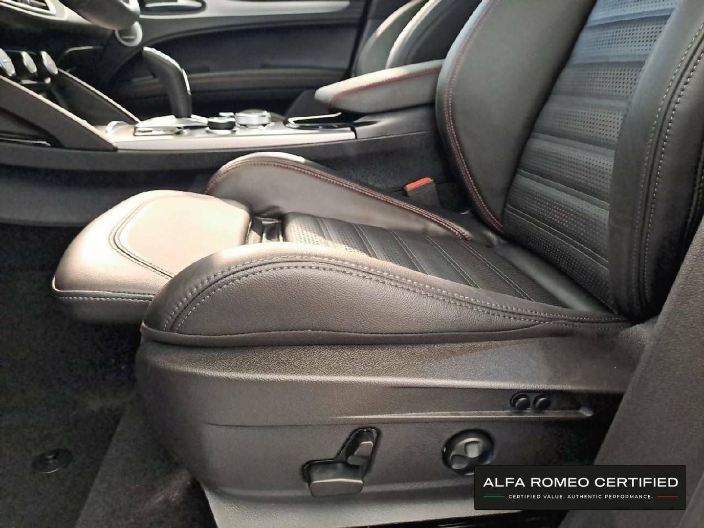 Alfa Romeo Stelvio 2.2 Diesel Tributo Italiano Q4 Auto 154 kW (210 CV)