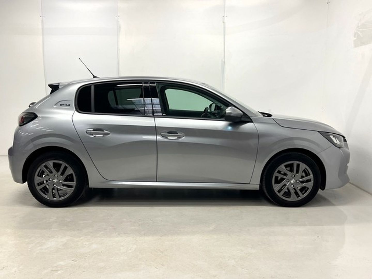 Peugeot 208 PureTech 100 Style 75 kW (100 CV)