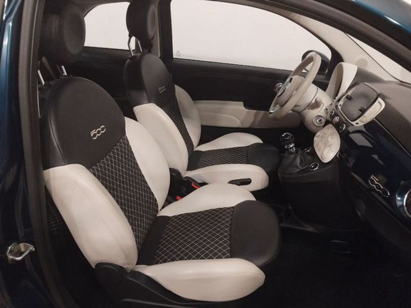 Fiat 500 1.0 Hybrid Dolcevita 51 kW (70 CV)