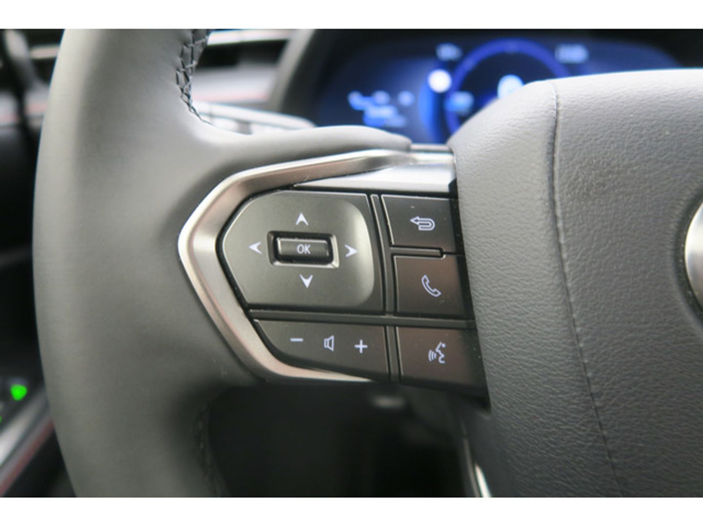 Lexus LBX 1.5 HEV Elegant Plus Black 100 kW (136 CV)